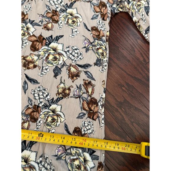 Natural Life long sleeve maxi dress gray floral roses size Large
Magnolia - Picture 11 of 11